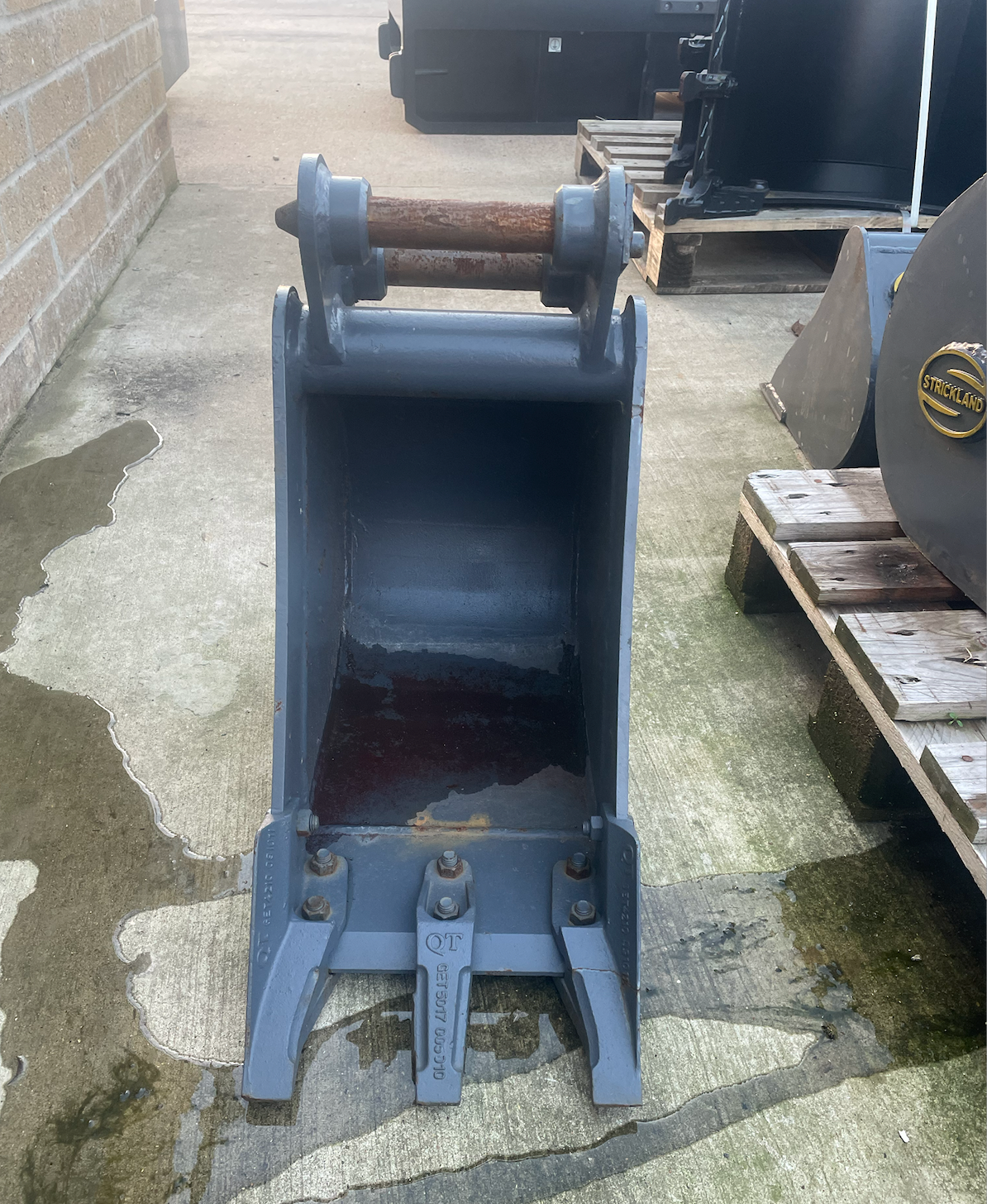 JCB 8026 12" Strickland Bucket