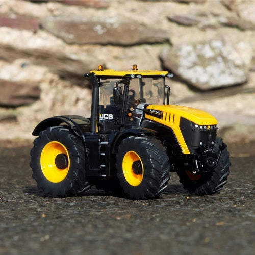 Fastrac 8330 1:32 scale model