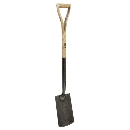 JCB 200 x 100 mm Heritage Border Spade, Heavy-Duty Carbon Steel Blade, Ash Wood Split YD Handle | JCBHBS01