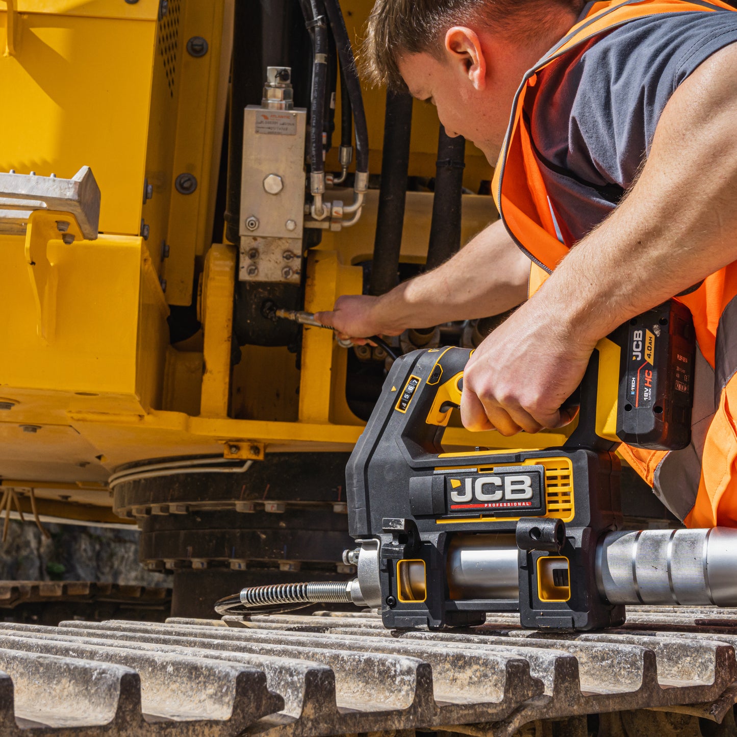 JCB Pro 18 Volt Power Grease Gun Kit