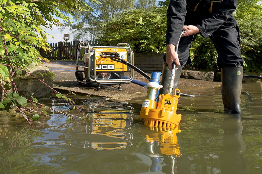 JCB Beaver Pack and Submersible Pump