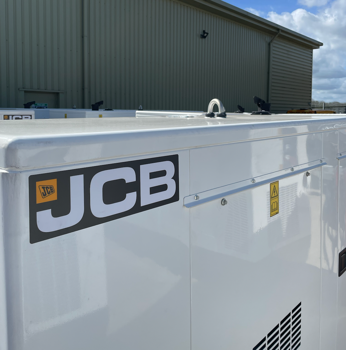 JCB G115QS Diesel Generator: 105KVA 3 Phase & DSE 7320
